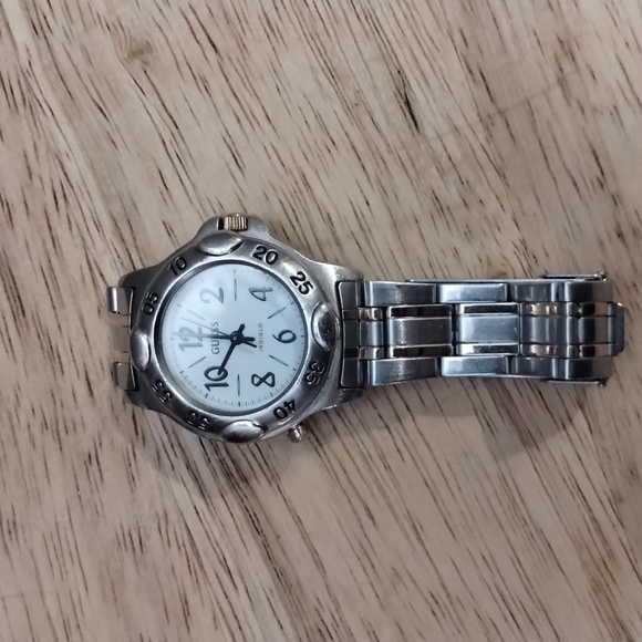 Women's guess watch - Picture 3 of 4